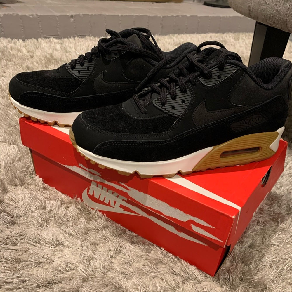 Women’s Nike Airmax 90 SE in Black